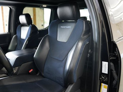 Used 2019 Ford F150 Raptor w/ Equipment Group 802A Luxury AWD/4WD image 24