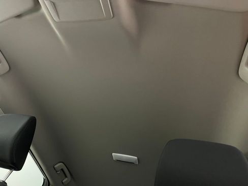 Used 2023 Nissan Rogue S image 10