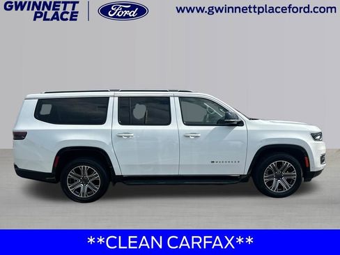 Used 2024 Jeep Wagoneer L Series II w/ Flexible Seating Group RWD image 4