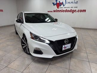 Used 2021 Nissan Altima 2.5 SR video 1