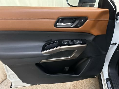 Certified 2024 Nissan Pathfinder Platinum image 27