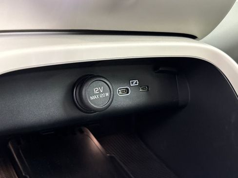 Used 2026 Volvo XC40 B5 Ultra image 21