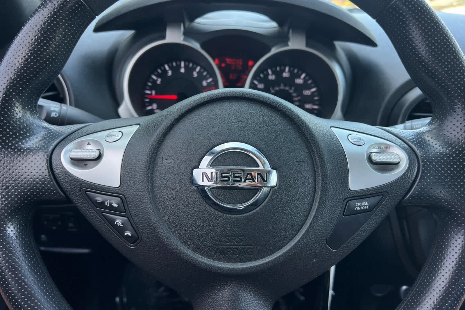 Used 2013 Nissan Juke S FWD image 38