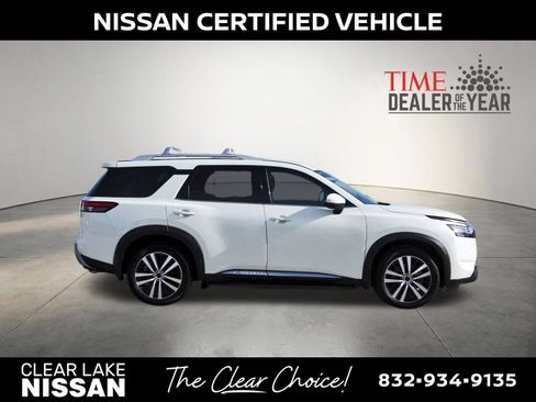 Certified 2023 Nissan Pathfinder Platinum w/ Lighting Package (N93) FWD image 8