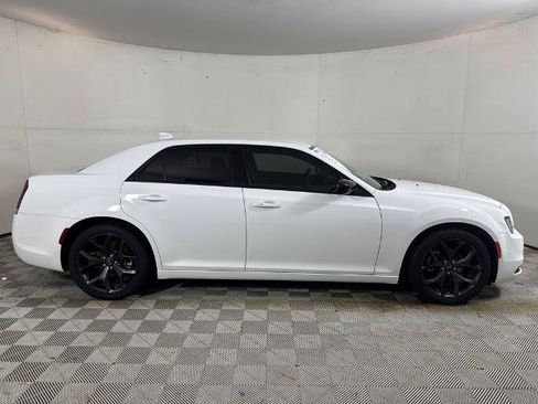 Used 2023 Chrysler 300 Touring w/ Safetytec Plus Group RWD image 2