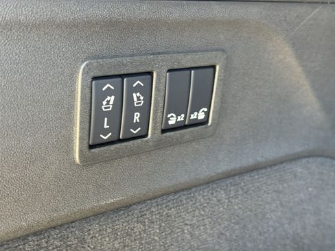 Certified 2025 Cadillac Escalade IQ Luxury 2 w/ LPO, Premium Carpet Package AWD/4WD image 10
