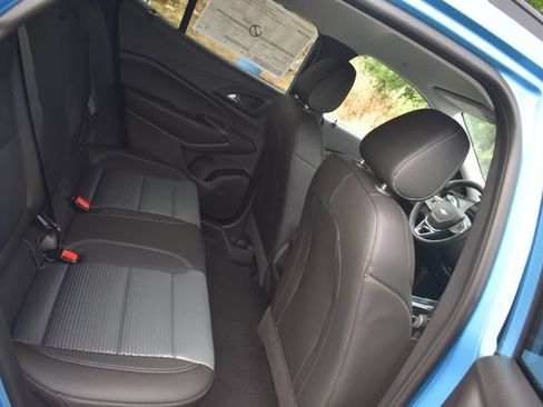 New 2026 Chevrolet Trax LT w/ LT Convenience Package FWD image 16