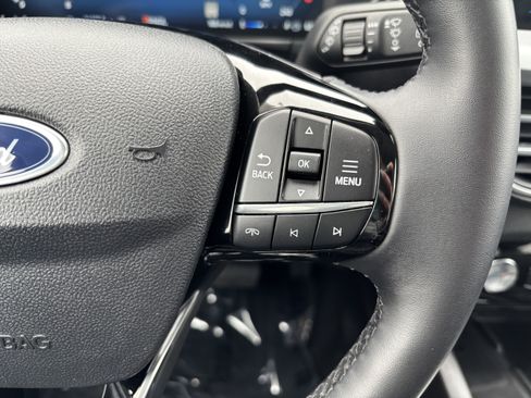 Used 2025 Ford Escape Platinum AWD/4WD image 12