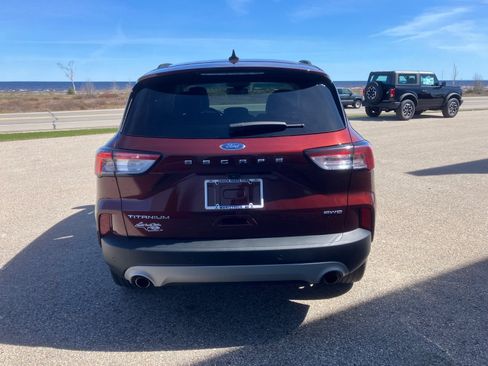 Used 2021 Ford Escape Titanium AWD/4WD image 4