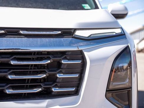 New 2026 Chevrolet Equinox LT FWD image 12