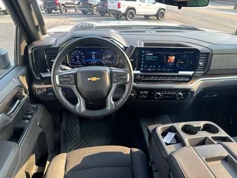 Used 2025 Chevrolet Silverado 2500 LT AWD/4WD image 29