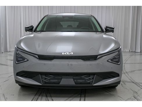 Used 2025 Kia EV6 Light w/ Light LR Technology Package image 3