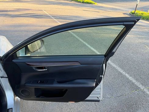 Used 2015 Lexus ES 350 w/ Premium Package FWD image 37