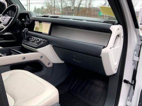 Certified 2024 Land Rover Defender 110 SE image 16