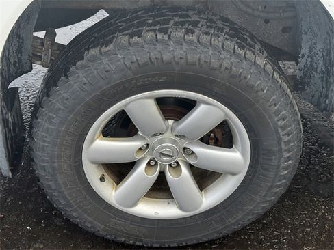 Used 2013 Nissan Titan SV image 12