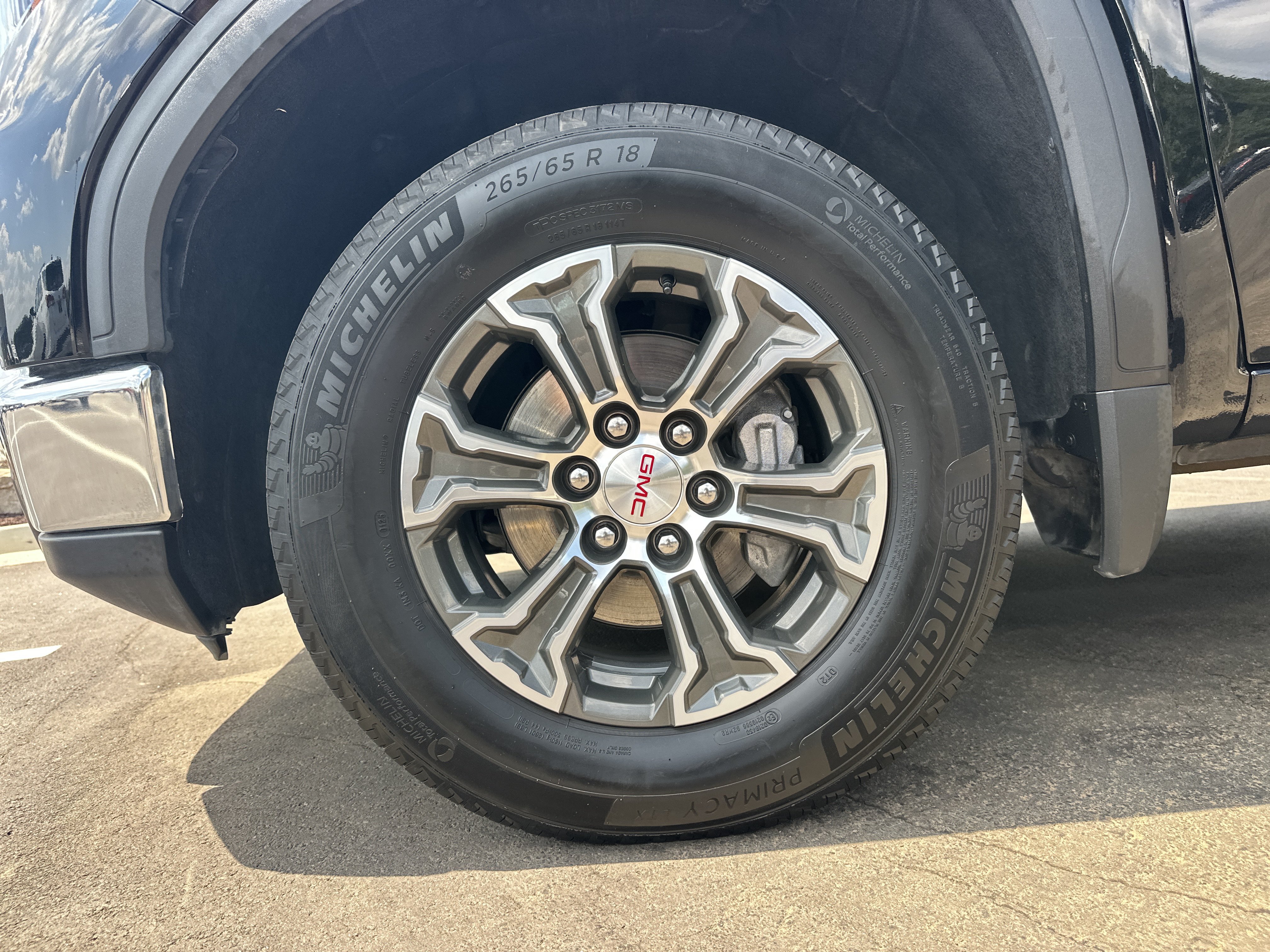 Used 2025 GMC Sierra 1500 SLT AWD/4WD image 12