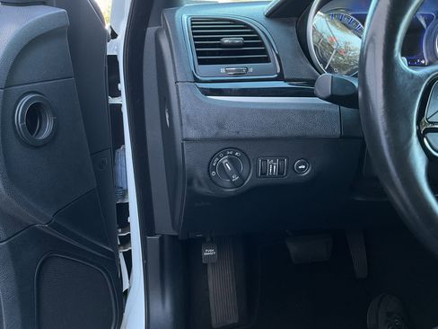 Used 2022 Chrysler 300 S image 27