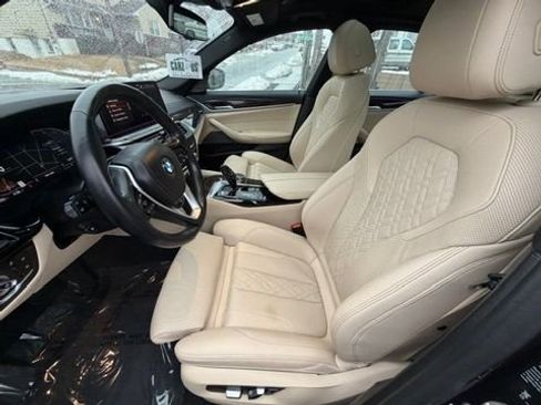 Used 2021 BMW 530i xDrive w/ Premium Package AWD/4WD image 18