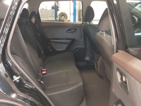 Used 2023 Nissan Rogue S AWD/4WD image 31