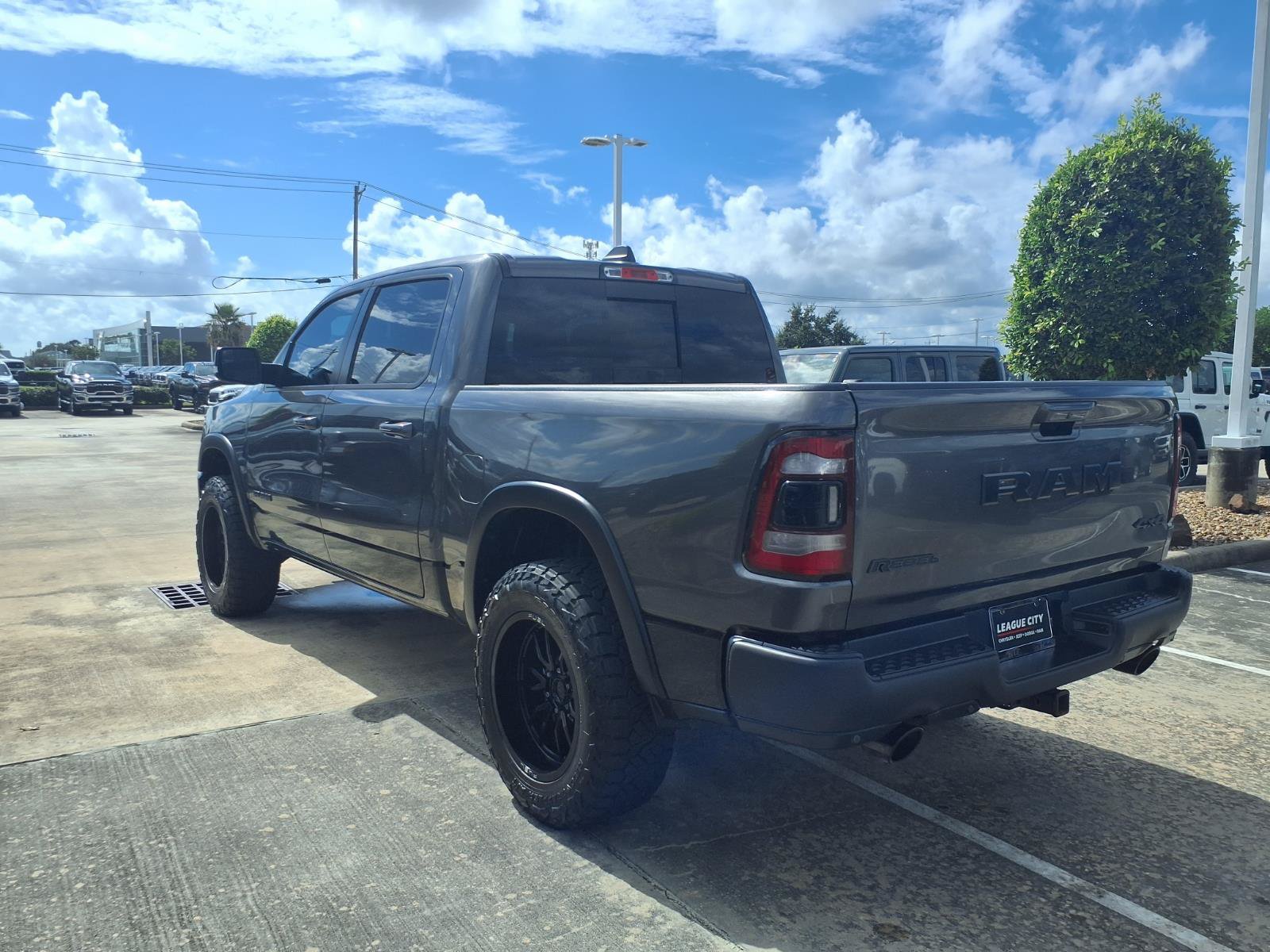 Used 2020 RAM 1500 Rebel w/ Rebel Level 2 Equipment Group AWD/4WD image 4
