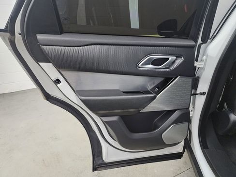 Used 2019 Land Rover Range Rover Velar R-Dynamic SE image 26