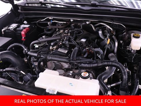 Certified 2024 Toyota Tacoma TRD Off-Road AWD/4WD image 17