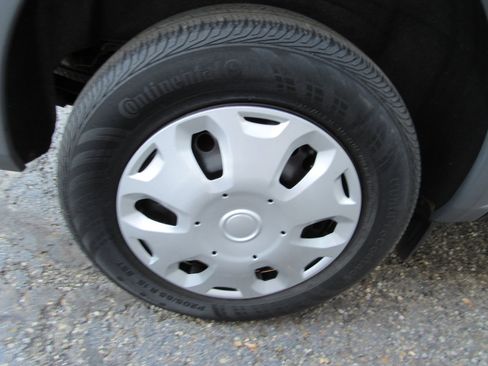 Used 2011 Ford Transit Connect XLT Premium image 11