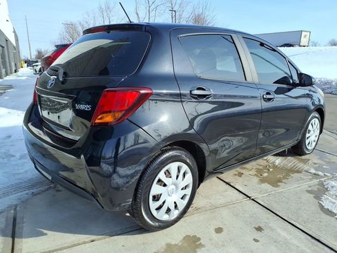 Used 2017 Toyota Yaris L image 7