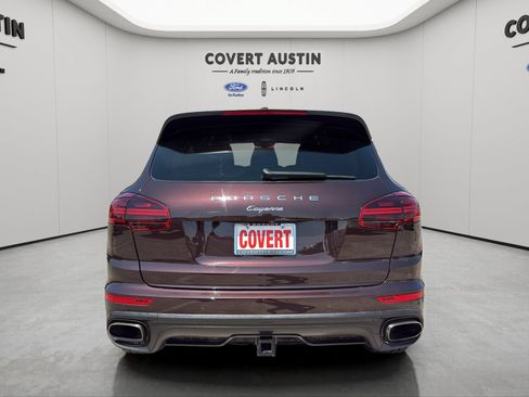 Used 2017 Porsche Cayenne Platinum Edition AWD/4WD image 4
