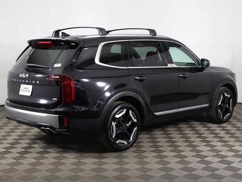 Used 2025 Kia Telluride S image 12