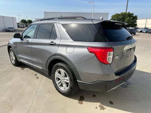 Used 2021 Ford Explorer XLT w/ Equipment Group 202A RWD image 5