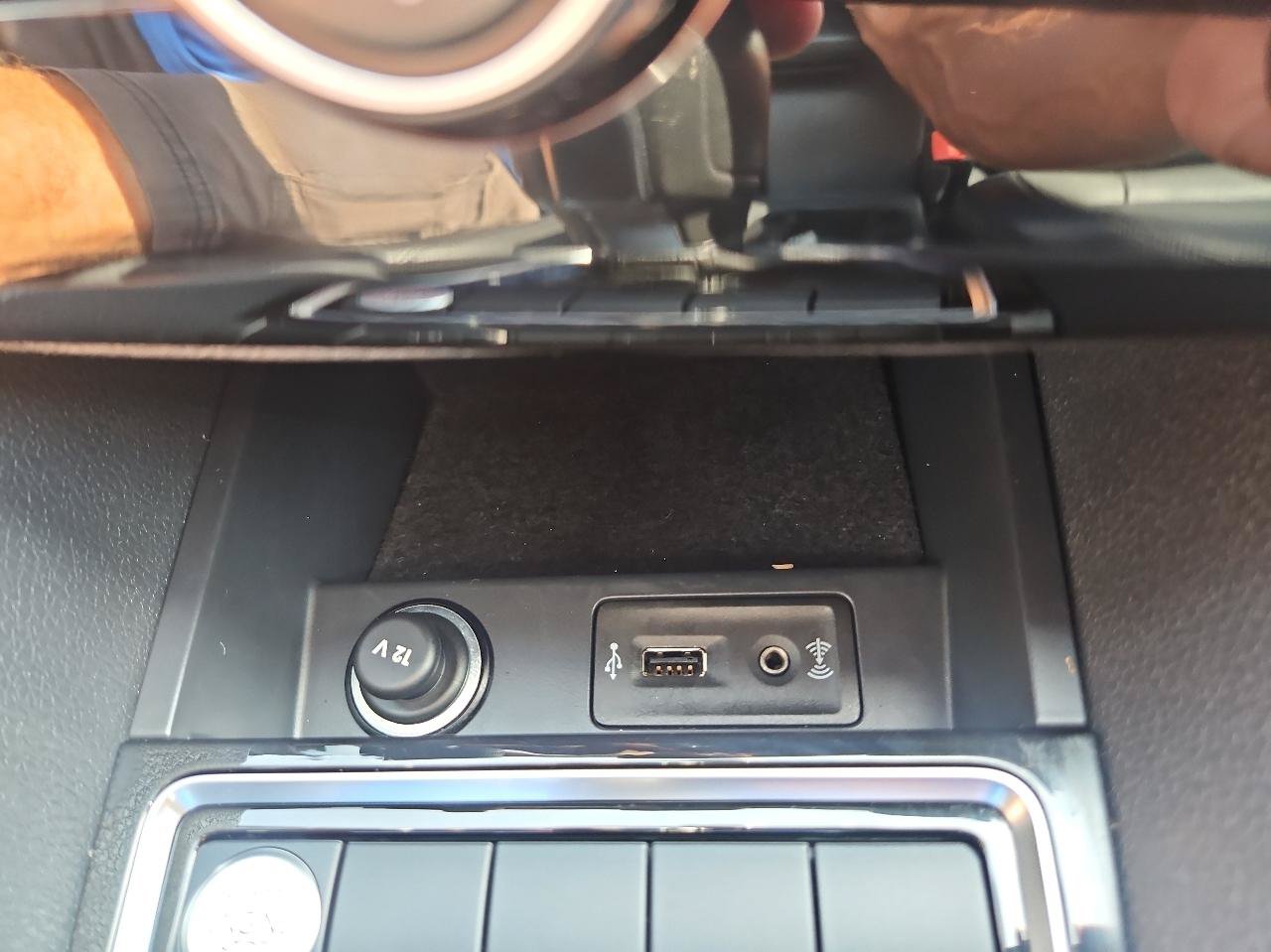 Used 2017 Volkswagen Jetta SEL FWD image 35