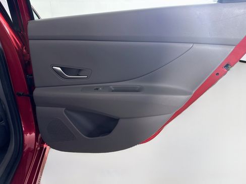 Used 2022 Hyundai Elantra SEL FWD image 28
