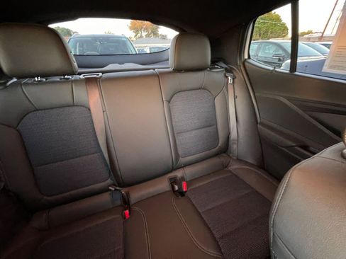 Used 2025 Buick Envista Preferred image 36