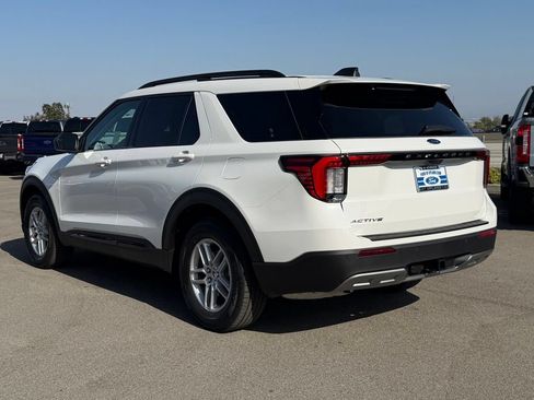 New 2026 Ford Explorer Active w/ Active Comfort Package RWD image 4