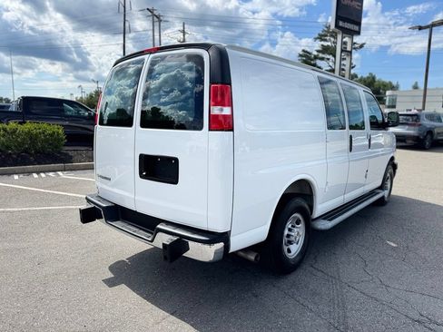 Used 2025 Chevrolet Express 2500 w/ Driver Convenience Package RWD image 7
