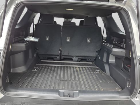 Used 2025 Toyota 4Runner SR5 AWD/4WD image 13