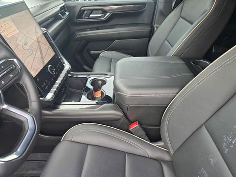 Used 2025 GMC Yukon Elevation RWD image 19