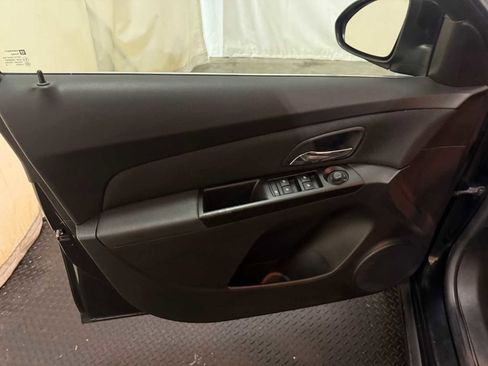 Used 2014 Chevrolet Cruze LT image 20