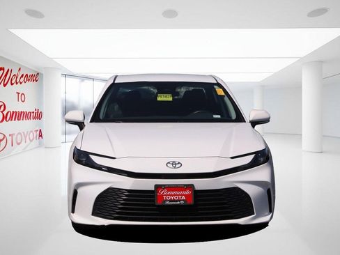 Used 2025 Toyota Camry LE image 3