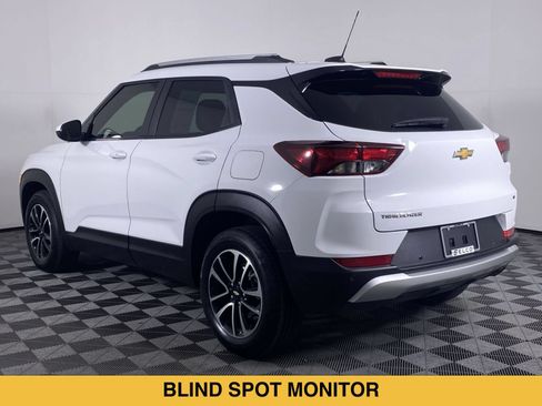 Certified 2025 Chevrolet TrailBlazer LT w/ LT Cold Weather Package FWD image 17