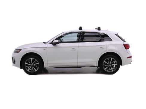 Certified 2024 Audi Q5 2.0T Premium w/ Convenience Package AWD/4WD image 3