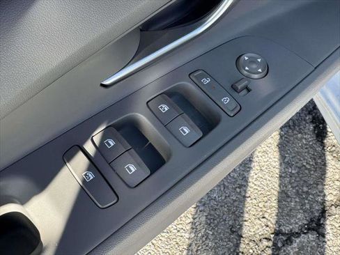 Certified 2025 Hyundai Elantra SEL image 15