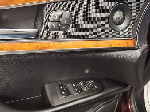 Used 2019 Lincoln Nautilus Reserve image 17