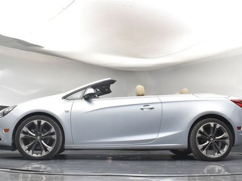Used 2018 Buick Cascada Premium image 30