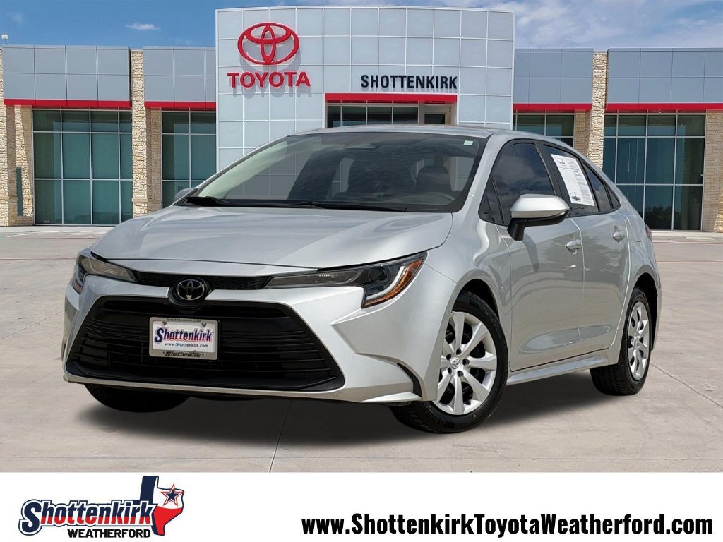 Used 2024 Toyota Corolla LE FWD image 1