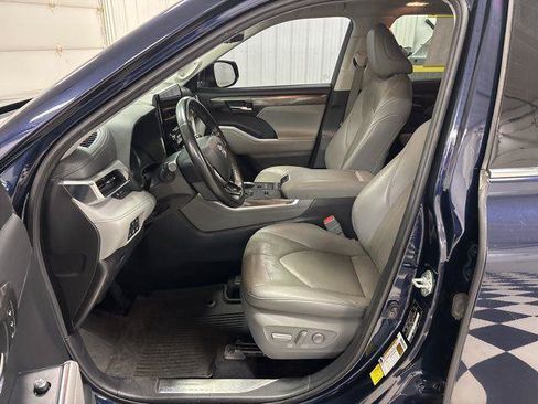 Used 2021 Toyota Highlander Platinum AWD/4WD image 6