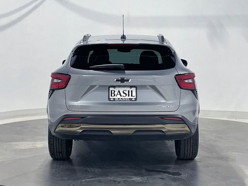 Used 2025 Chevrolet Trax ACTIV FWD image 13