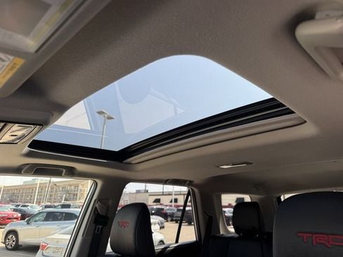Used 2023 Toyota 4Runner TRD Off-Road Premium w/ Moonroof Package AWD/4WD image 25