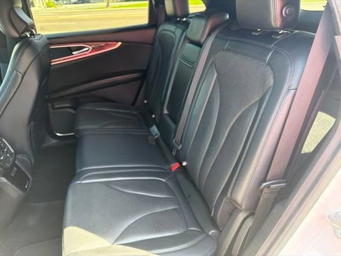 Used 2019 Lincoln Nautilus Reserve AWD/4WD image 16
